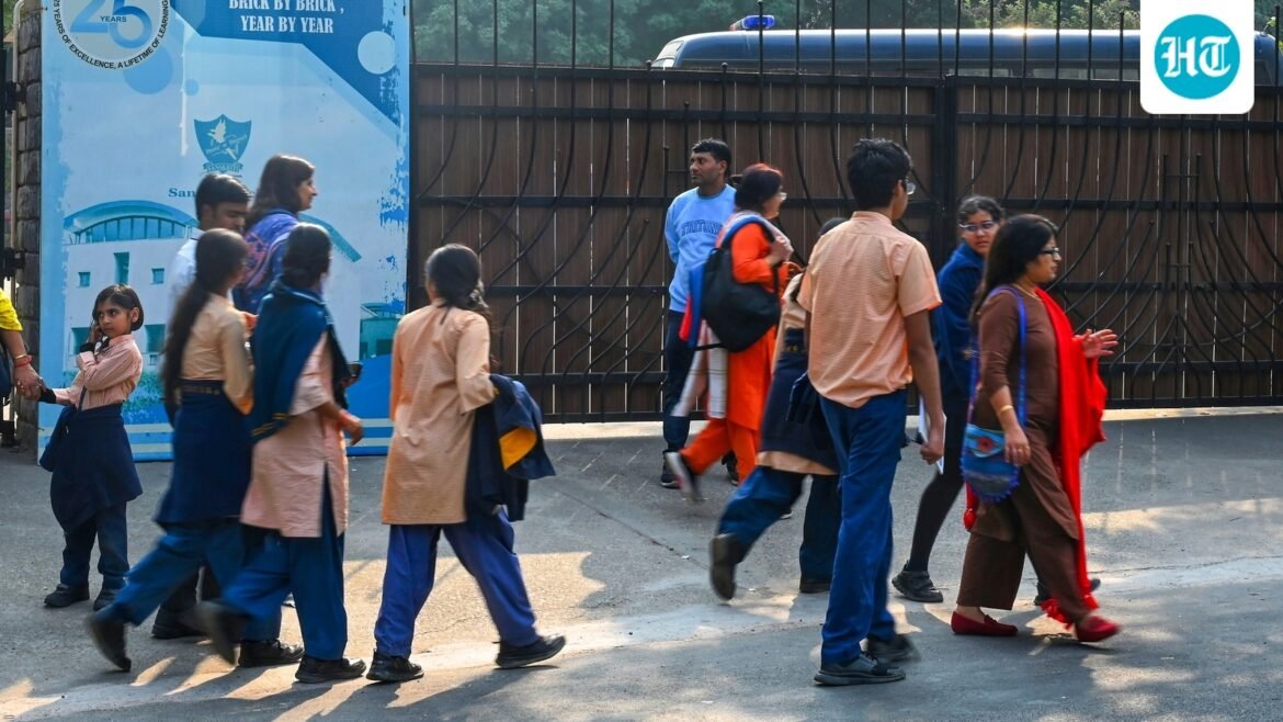 Sekolah-sekolah di Delhi menggunakan mode hybrid untuk siswa hingga tanggal 9, 11 saat GRAP 4 diperkenalkan